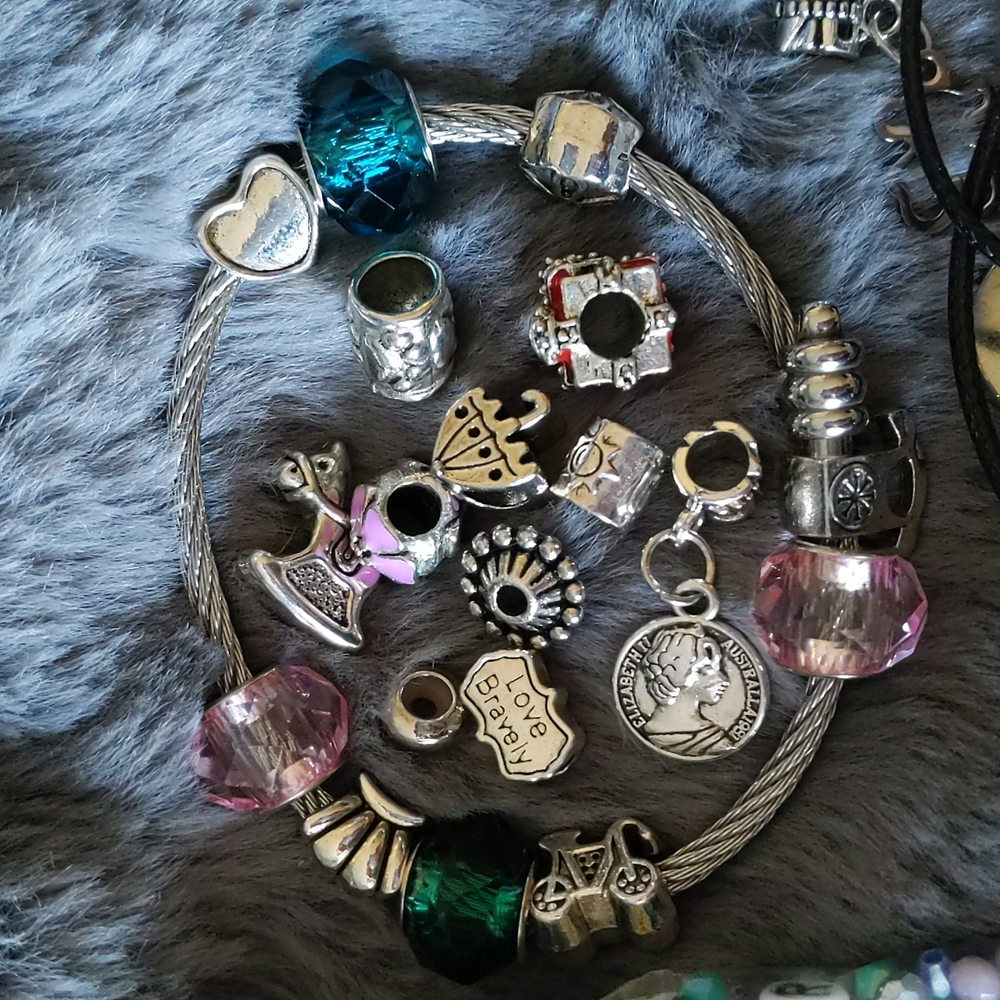 Jewelry bundle - Picture 3 of 5